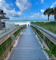 New Build Modern Studio Minutes from the Beach - B&B Navarre