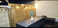 Charmant Deplux avec Terrasse, proche du centre ville parking gratuit dans la rue - B&B Épernay