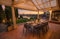 Spacious Lake Front Home- Private Beach - B&B Encounter Bay
