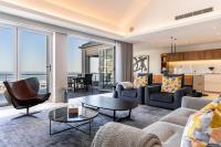 Luxury Camps Bay Home with Stunning Ocean Views - B&B Cape Town