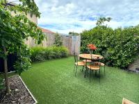 Over the Moon - CBD 2bdm 2bath Townhouse on Gloucester St - Bed and Breakfast Christchurch