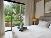 Apartment with Garden View