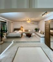 Modern & Cozy Studio for 2 in Saronida Steps from the Beach - Ferienwohnung Saronída