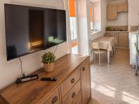 Mieszkanie Dwupokojowe przy Powstańców Warszawy - HoliApart - Chambres d'hôtes Stegna