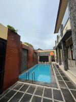 Umahnis Villa - Bed and Breakfast Ngabean