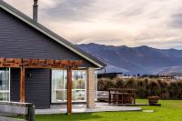 Panoramic Mountain View Retreat - B&B Twizel