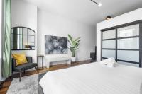 Stylish Loft in the Heart of St-Laurent - B&B Montreal