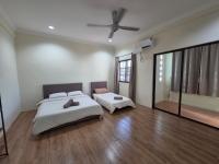 Bliss Homestay Miri - 3 Bedroom Double Storey Corner House with Netflix, Wi-Fi & hot water - Chambres d'hôtes Miri