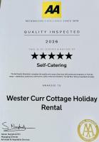 Wester Curr Cottage - Luxury 5-Star Cottage with Private Pool & Hot Tub - Chambres d'hôtes Grantown on Spey