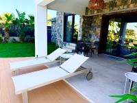 Rastoni Sea View Suite with shared pool - B&B Melíssi
