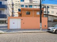 Casa com 4 quartos piscina privativa e churrasqueira a 100m da praia ideal para familias - B&B Praia Grande