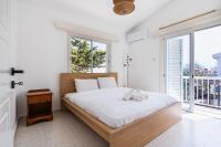 3BR Family Beach House 100m w/ Parking & Yard - B&B Paralímni