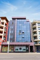 Elegant 1BD Parkside Apartment with Terrace by Flat Manаger - Ferienwohnung Plowdiw