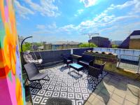 King's Cross & Angel Area, 4 Bedrooms Home with 7 beds & Private Rooftop - Walk to St Pancras International - Chambres d'hôtes Londres