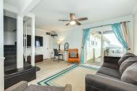 Beachfront Property - Private Walkover to Sand - B&B Surfside Beach