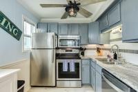 Beachfront Property - Private Walkover to Sand - Bed and Breakfast Surfside Beach