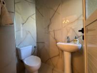 2 Bedroom Apartment in the city centre - Chambres d'hôtes Himarë