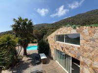 PRAMOUSQUIER VILLA LOFT DE CHARME 2 PISCINES interieure et exterieure - Chambres d'hôtes Le Lavandou