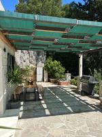 Holiday Home Nugal Makarska 2+2 - B&B Macarsca