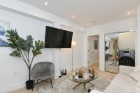 Designer Seaport Apartment - Sleeps 14 - B&B New York