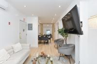 Designer Seaport Apartment - Sleeps 14 - B&B New York