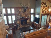 Mountainback 79 Loft Den - B&B Mammoth Lakes