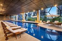 Skyline Executive 2BR Suite Level 66 Corporate-Ready Next to Ritz - B&B Melbourne