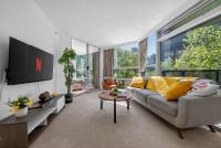 Luxury 3BR in Downtown Vancouver Steps to Burrard and Robson - B&B Vancouver
