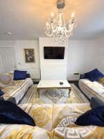 ARTEMIS APARTMENT - By the Sea - SLEEPS TEN ! - B&B Blackpool
