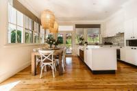 'Blooms At Berry' - Luxury in the Heart of Berry - B&B Berry