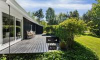 Family Vacation Home In Heart Of Hornbaek - Chambres d'hôtes Hornbæk