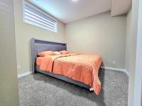 Private, Cozy, Luxury, Spacious One Bedroom Suite - B&B Airdrie