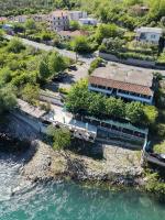 Ergi Riverside Villas - B&B Zues