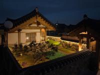 Hanok Moonstay - B&B Gyeongju