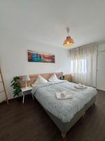 2BR Estoril Apartment Near Beach Cascais - B&B Estoril