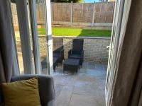 Sunny Garden WFH Retreat with Private Entrance and Parking near NEC BHX JLR - Ferienwohnung Solihull