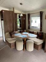 Cabin Sleeps 6 with Garden and Pets Welcome - B&B Cowes
