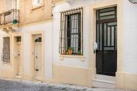 Private Garden Room in Shared Maisonette, Balluta Bay, w live-in cat - B&B San Julian's