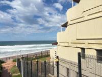 24 Bronze Beach - Stunning seaviews & beach access - 2BR Umhlanga - Bed and Breakfast Durban