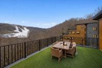 *NEW* Sleeps 22 5BR Luxury Chateau Indoor Pool - Bed and Breakfast Gatlinburg