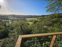 Cosy Treehouse - B&B Pontypool