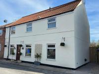 Charming 3 bed, Dog friendly with enclosed garden - Bed and Breakfast Hornsea