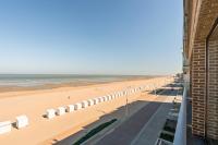 Luxury Zeedijk apartment with direct ocean view 6p - B&B Koksijde