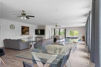 80 Acres, Pool, Game room with Ping Pong & Billiards! - B&B Williamstown