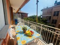 Terrazza Vittoria centro paese parcheggio - Chambres d'hôtes Marina di Andora