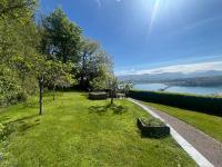 Coed y Berclas cottage, private orchard with stunning sea views - Bed and Breakfast Llandegfan