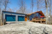 Woodsy Plymouth Hideaway: Hot Tub & Game Room - B&B Plymouth
