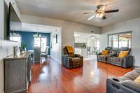 Heart of West Valley! Family Home w/ Yard & Patio - Chambres d'hôtes Peoria