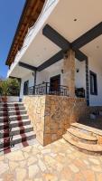 Villa Xherimeja Family Oasis - Ferienwohnung Berat