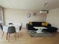 Апартамент Център Сливен 1 - B&B Sliven